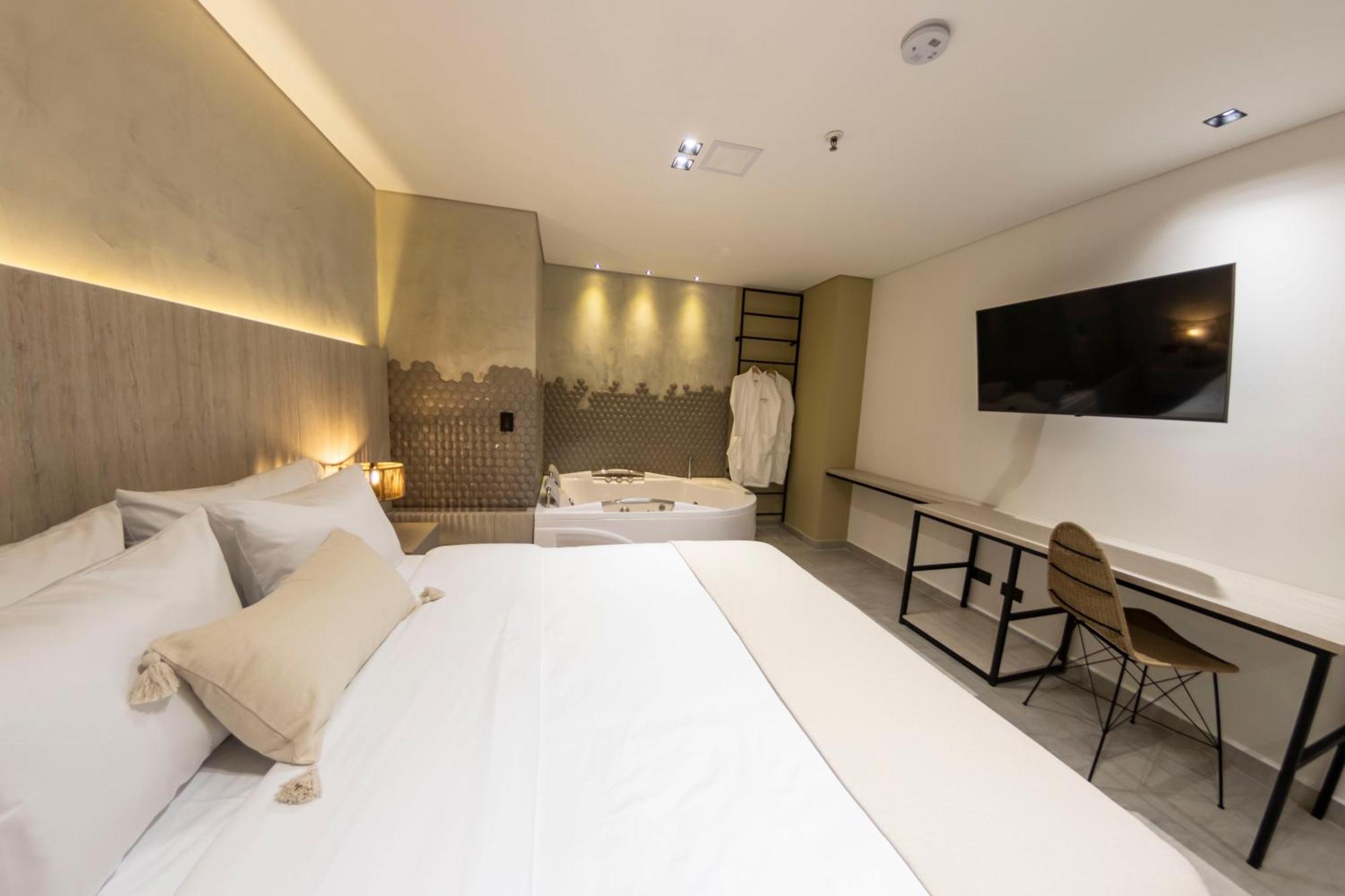 Sonata 44 Hotel Laureles เมเดยิน ภายนอก รูปภาพ