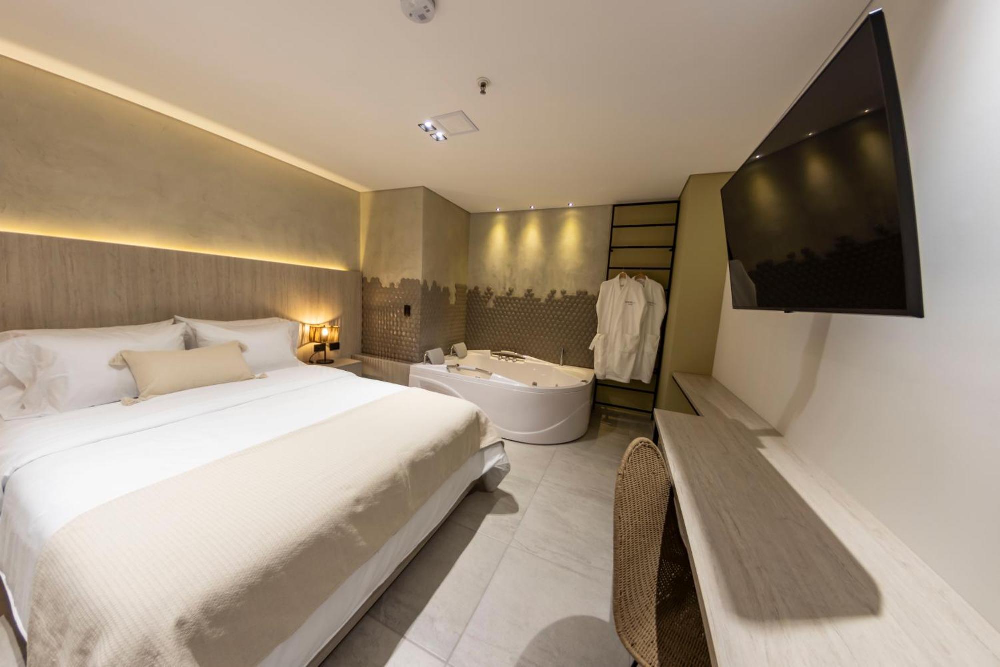 Sonata 44 Hotel Laureles เมเดยิน ภายนอก รูปภาพ